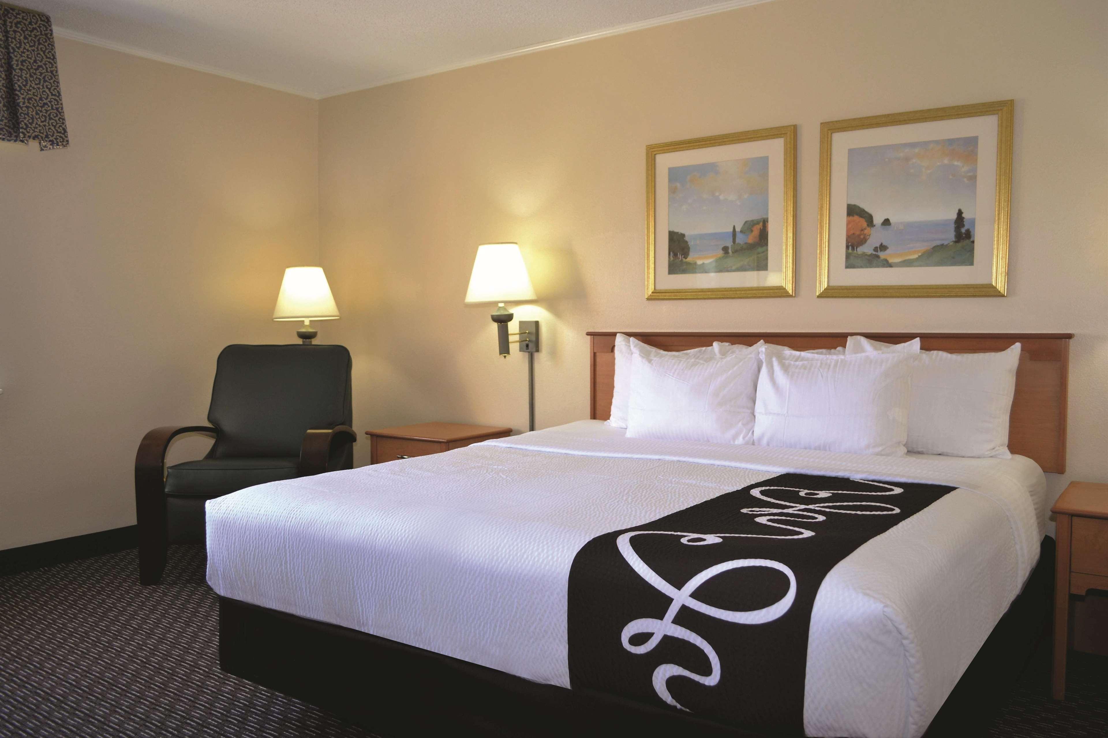 Отель La Quinta By Wyndham Tampa Fairgrounds - Casino Mango Экстерьер фото