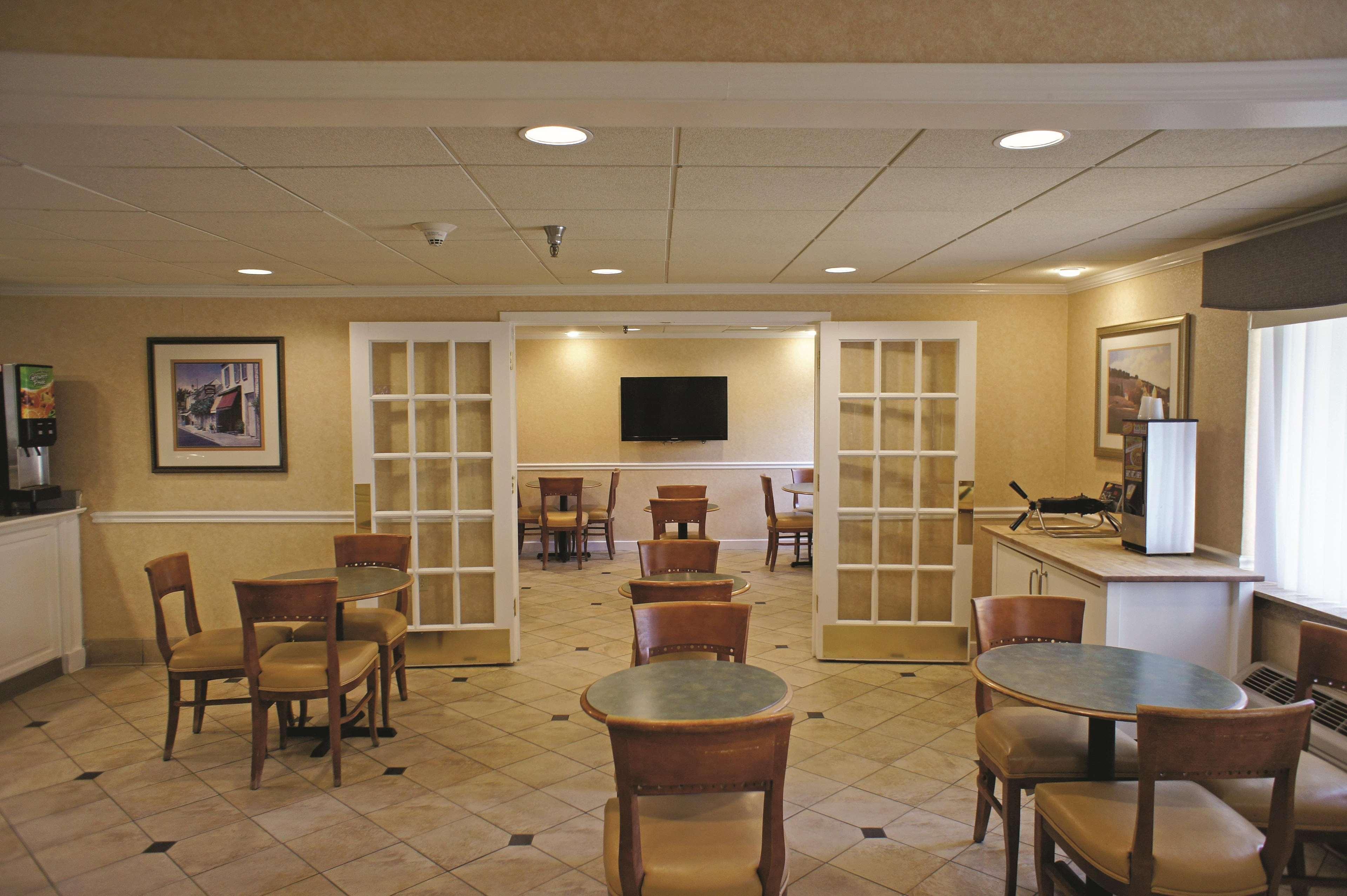 Отель La Quinta By Wyndham Tampa Fairgrounds - Casino Mango Экстерьер фото