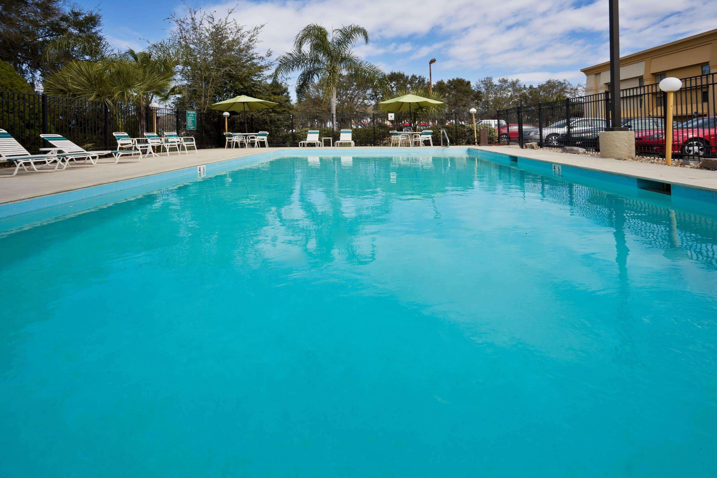 Отель La Quinta By Wyndham Tampa Fairgrounds - Casino Mango Экстерьер фото
