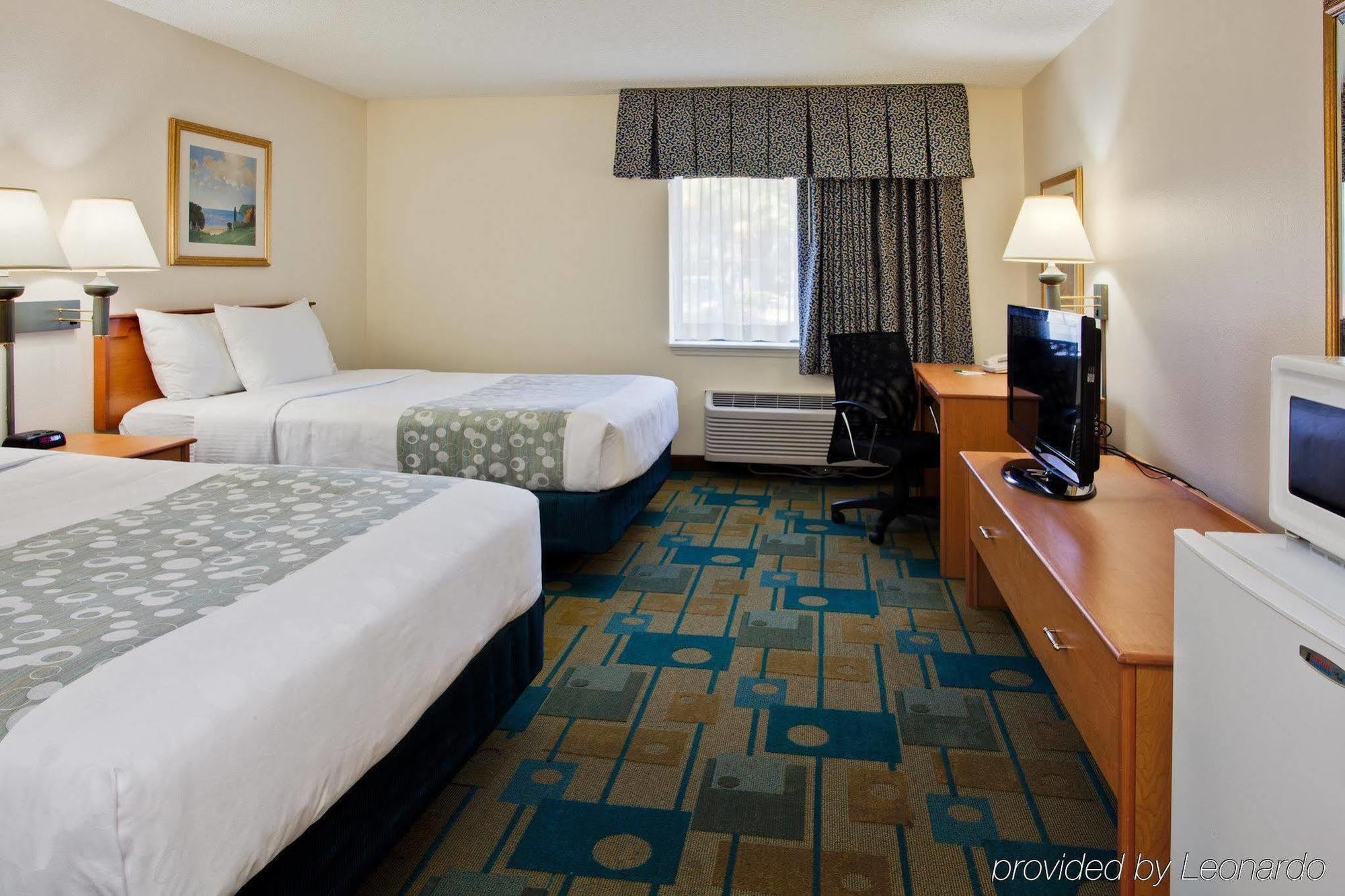 Отель La Quinta By Wyndham Tampa Fairgrounds - Casino Mango Экстерьер фото