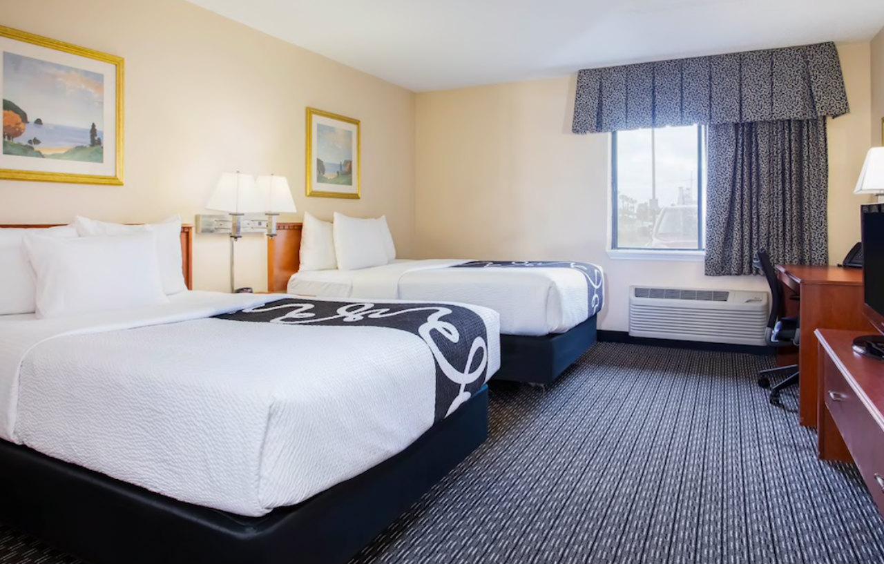 Отель La Quinta By Wyndham Tampa Fairgrounds - Casino Mango Экстерьер фото